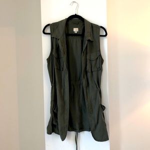 Slevelesss over shirt/long vest with tie